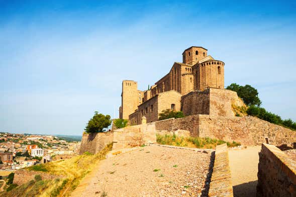 Escursione a Cardona, Montagna di Sale e Montserrat