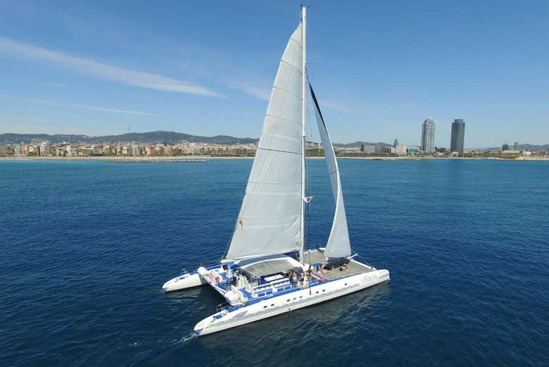 Giro in catamarano a Barcellona