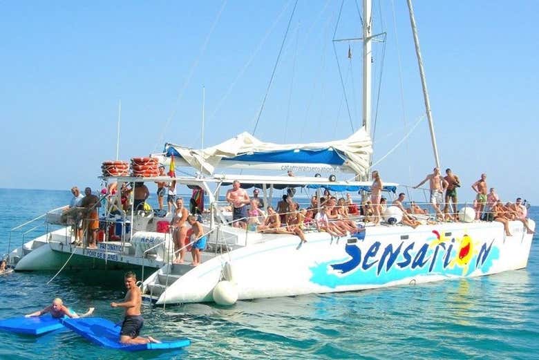 A bordo del catamarano Sensation