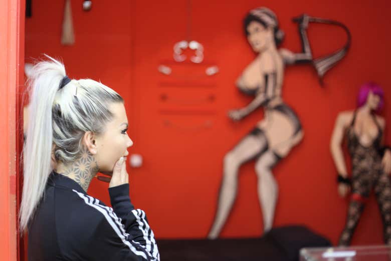Durante la visita al Museo dell’Erotismo di Barcellona